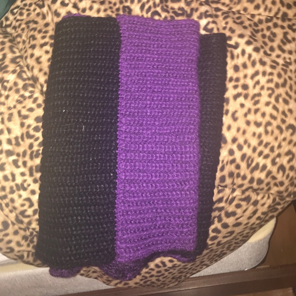 Calvin Klein Knit Infinity Loop Scarf - Picture 2 of 3